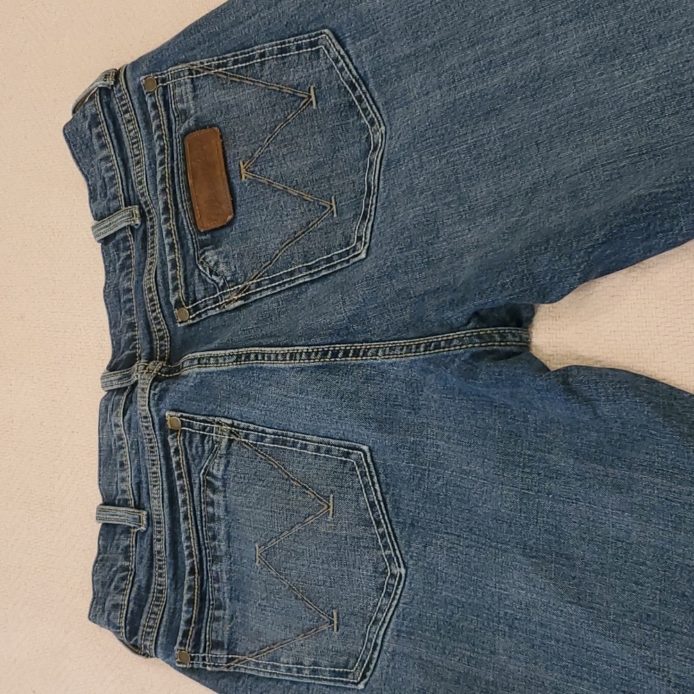 ❤️Wrangler retro slim boot 3 for$20